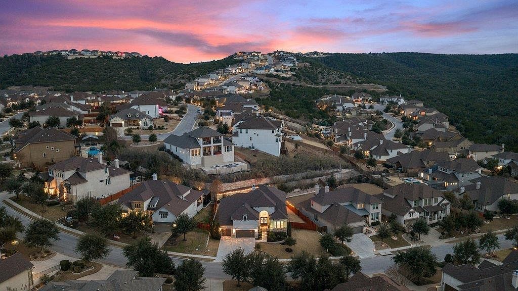 5812 Davenport Divide Rd Austin, TX 78738 - Thumbnail 4