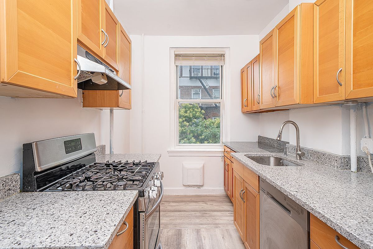 37-75 64th St #31 Woodside, NY 11377 - Thumbnail 4