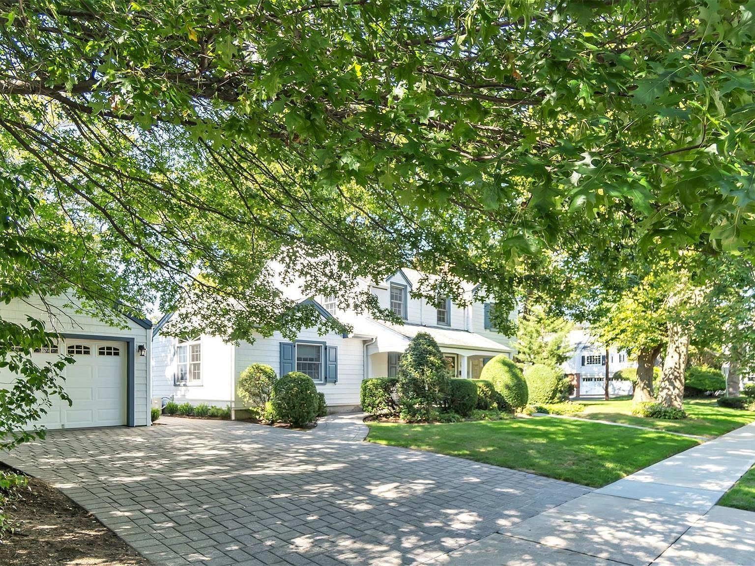 35 Carlton St Malverne, NY 11565 - Thumbnail 4