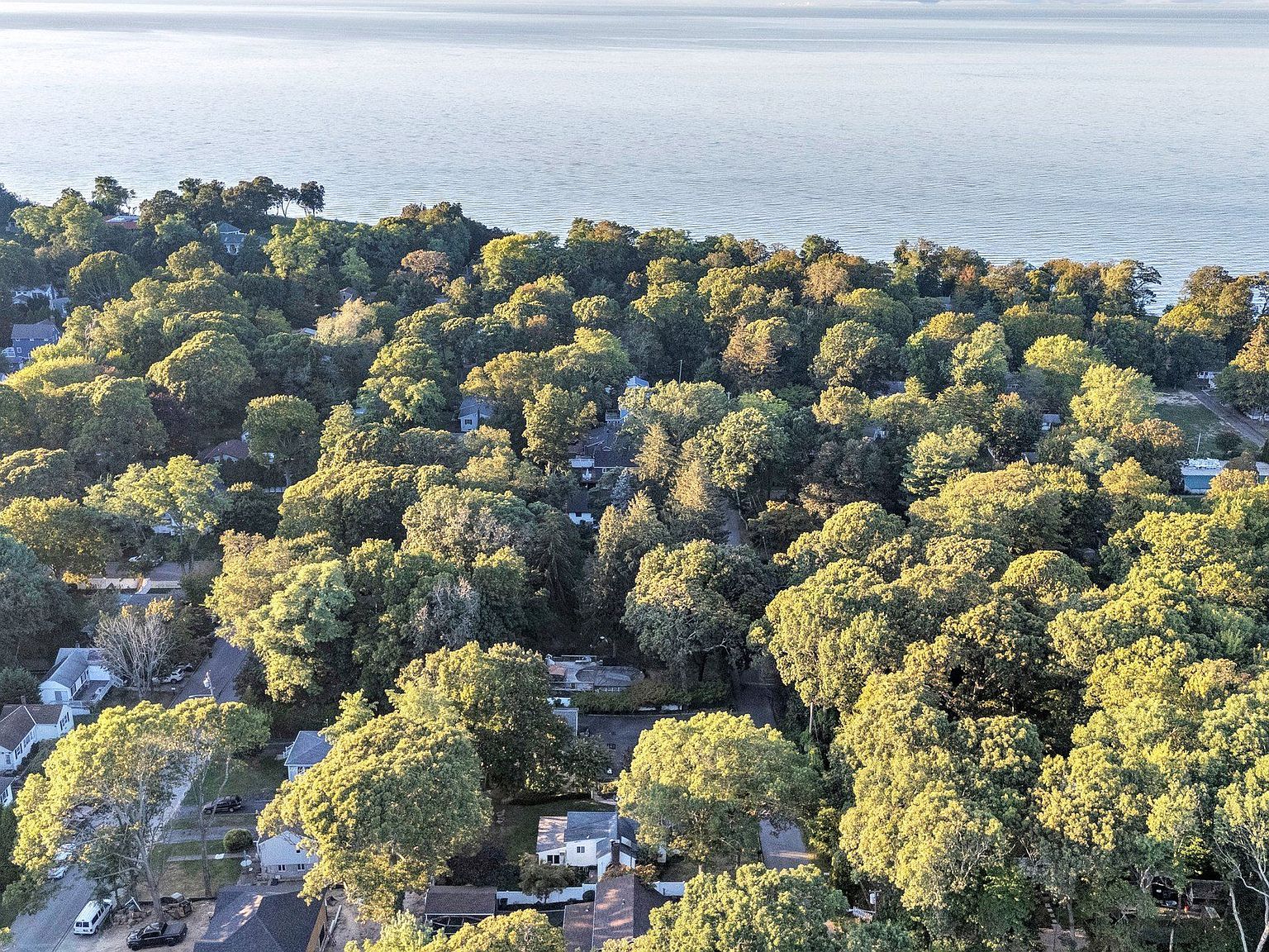 81 Beach Rd Wading River, NY 11792 - Thumbnail 4