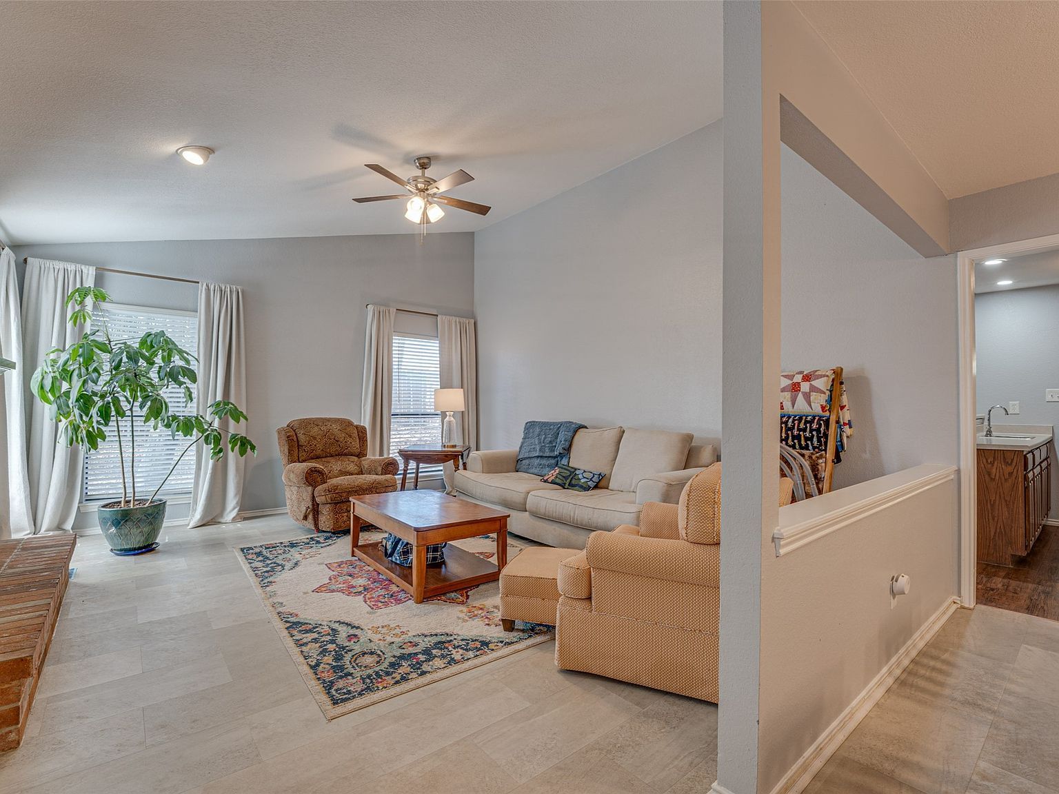 210 Wilshire Dr Glenn Heights, TX 75154 - Thumbnail 4