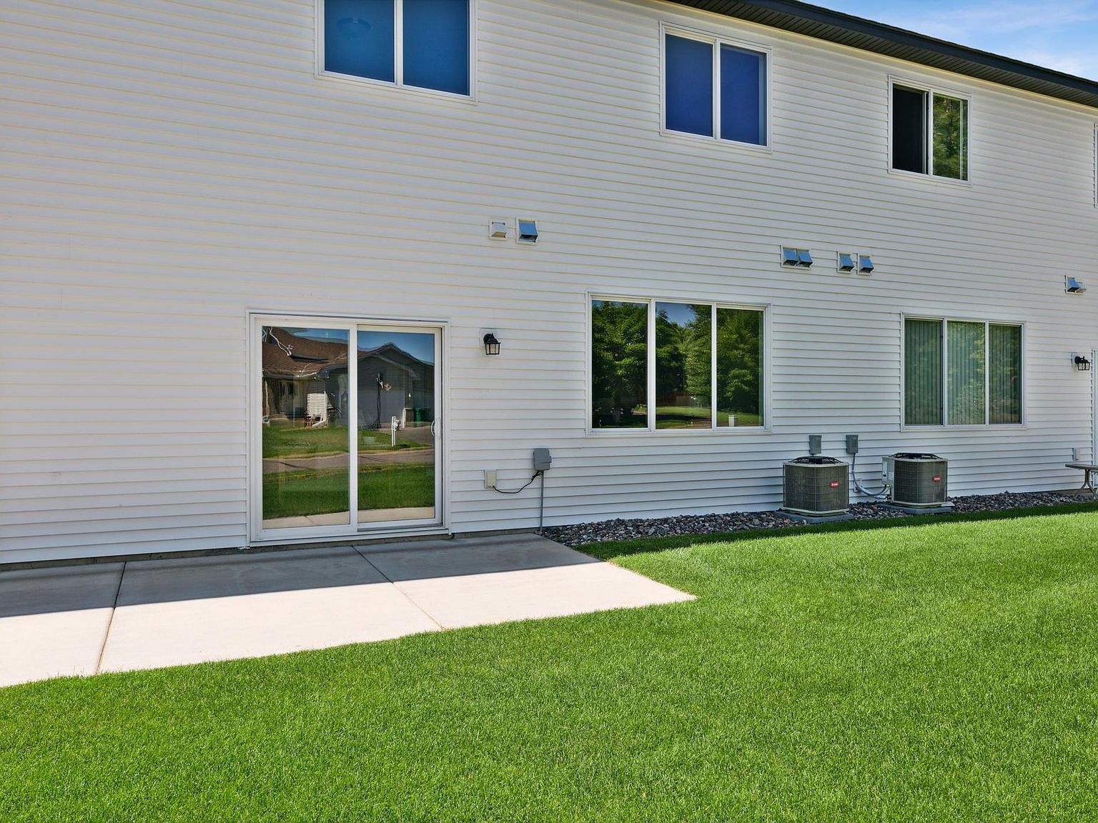 2100 Cleveland Ln S Cambridge, MN 55008 - Thumbnail 4