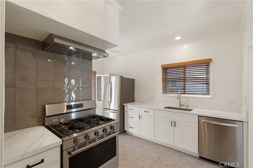 1908 Loma Dr Hermosa Beach, CA 90254 - Thumbnail 4