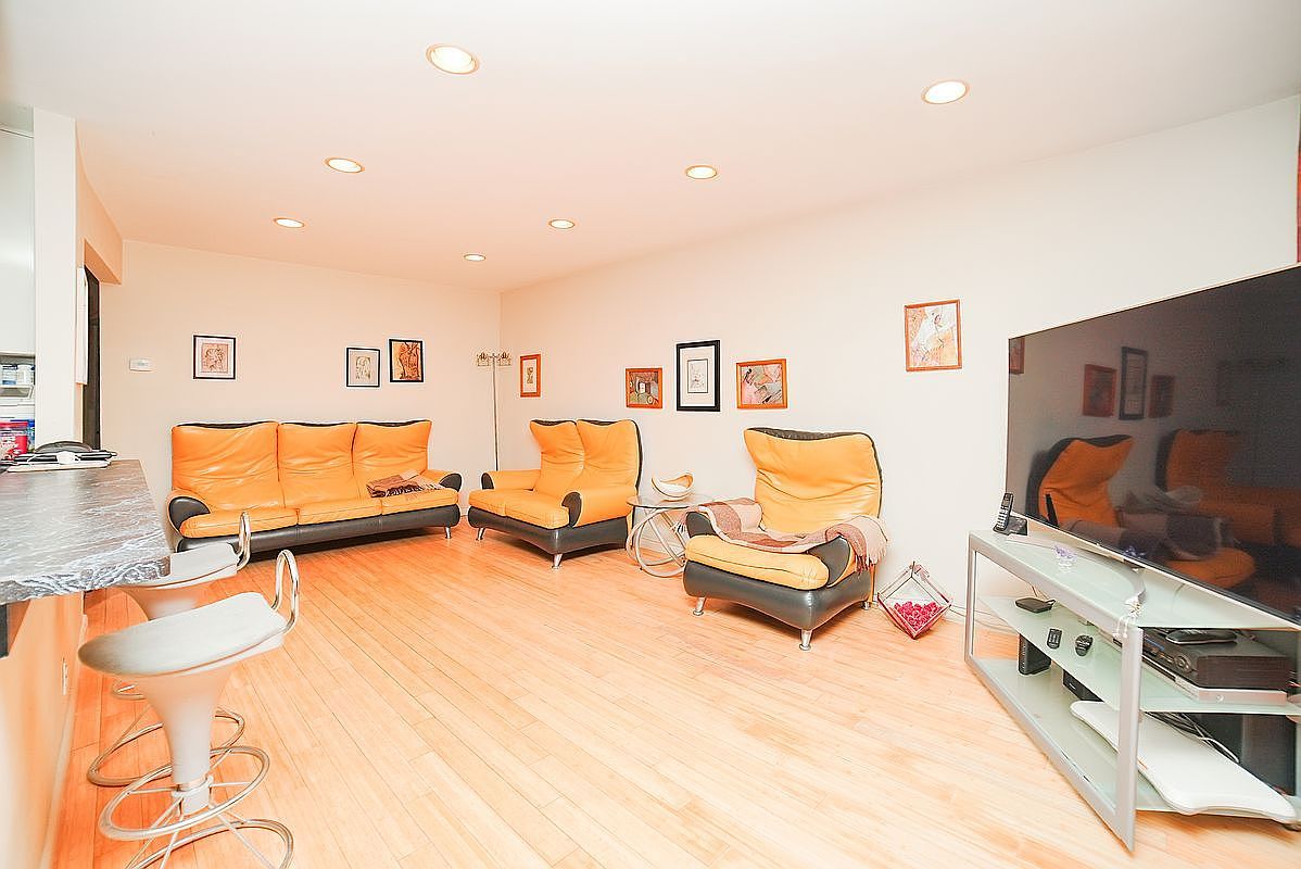2266 E 60th Pl Brooklyn, NY 11234 - Thumbnail 4