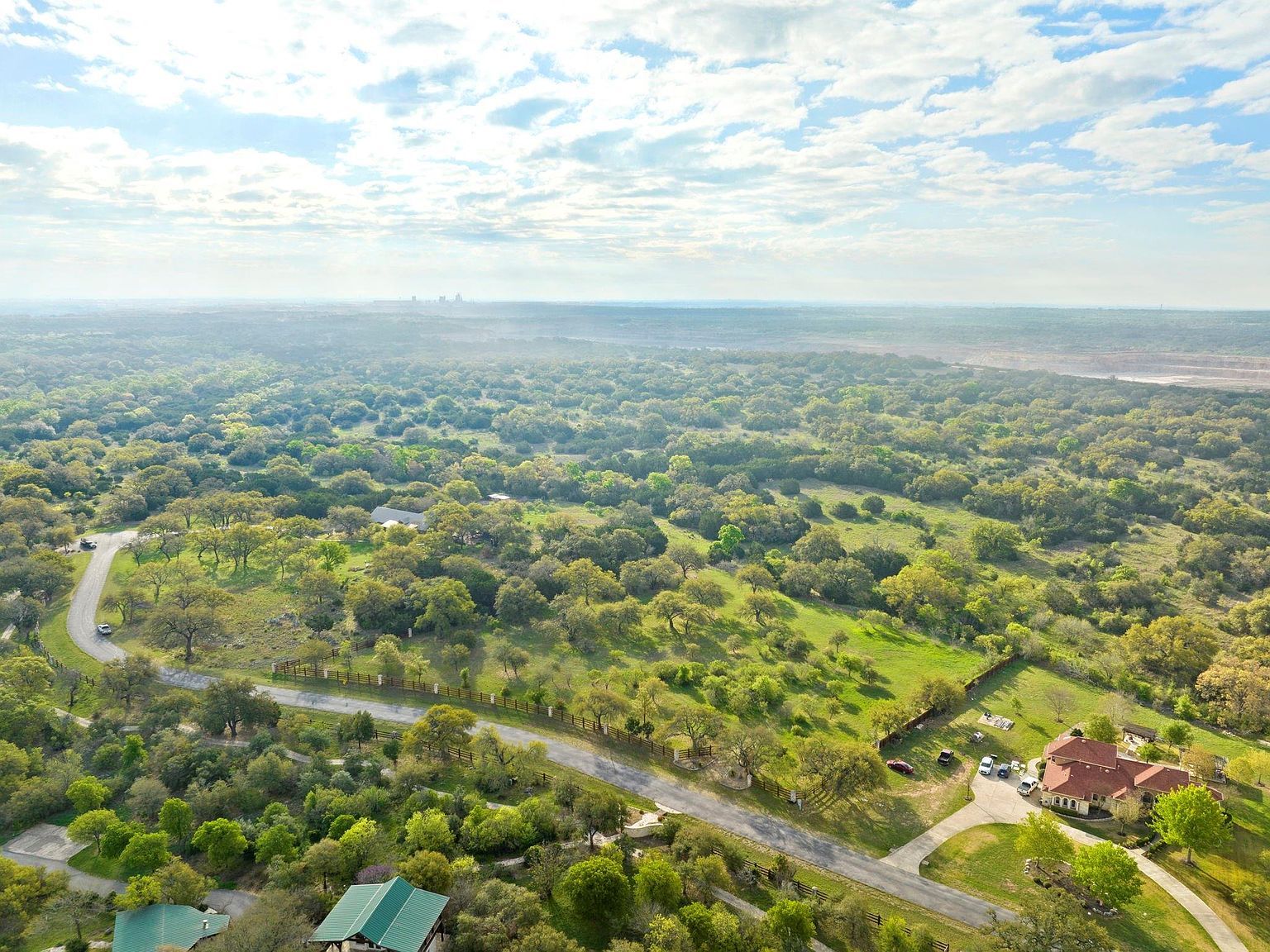 415 E Bartlett Dr Buda, TX 78610 - Thumbnail 4