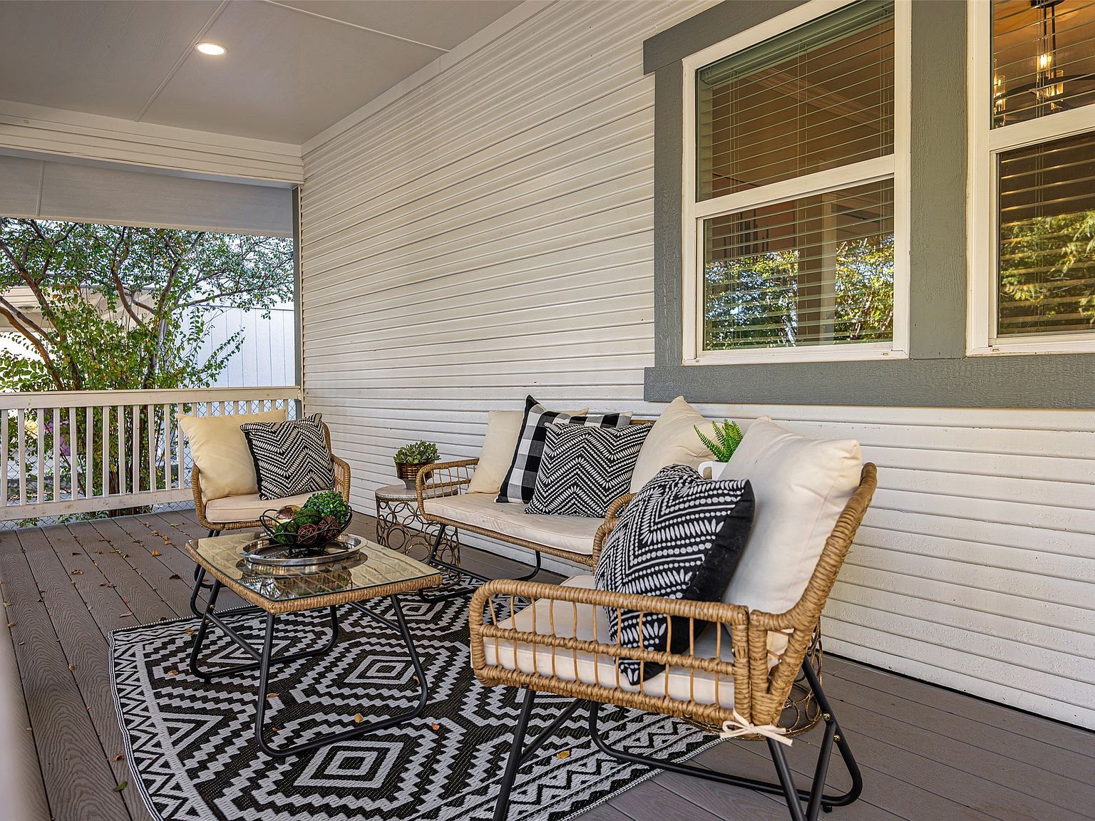 813 Elsbeth St Dallas, TX 75208 - Thumbnail 4