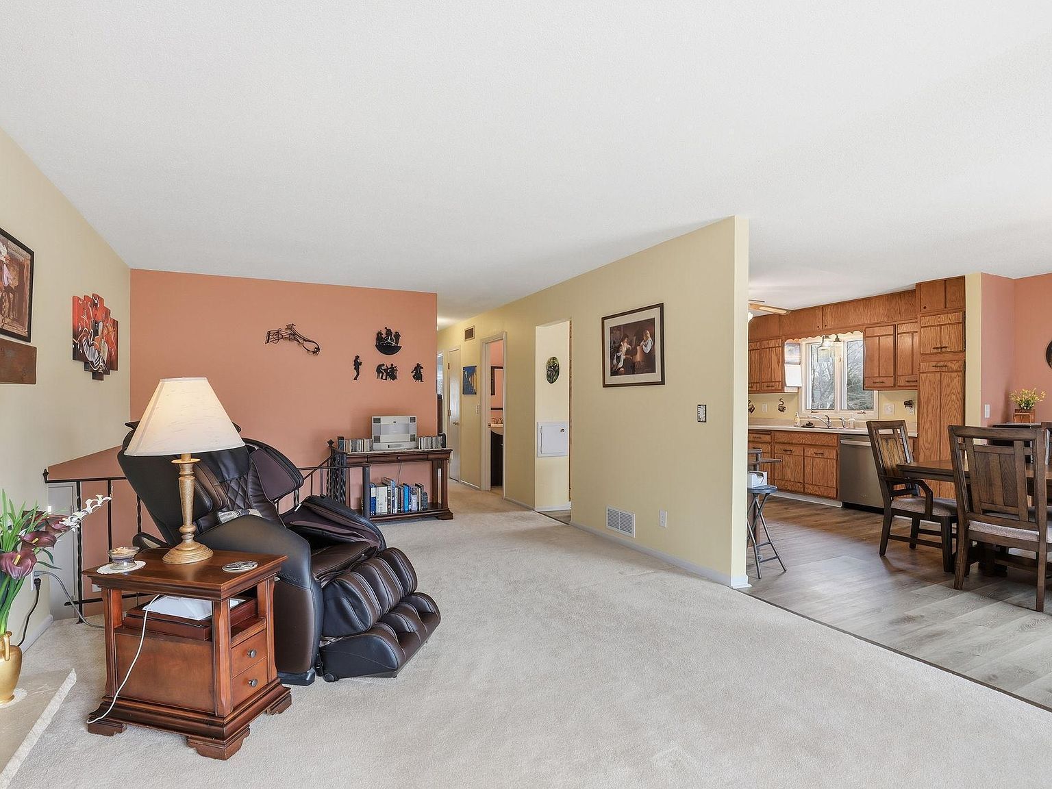 3604 33rd Ave NE Saint Anthony, MN 55418 - Thumbnail 4