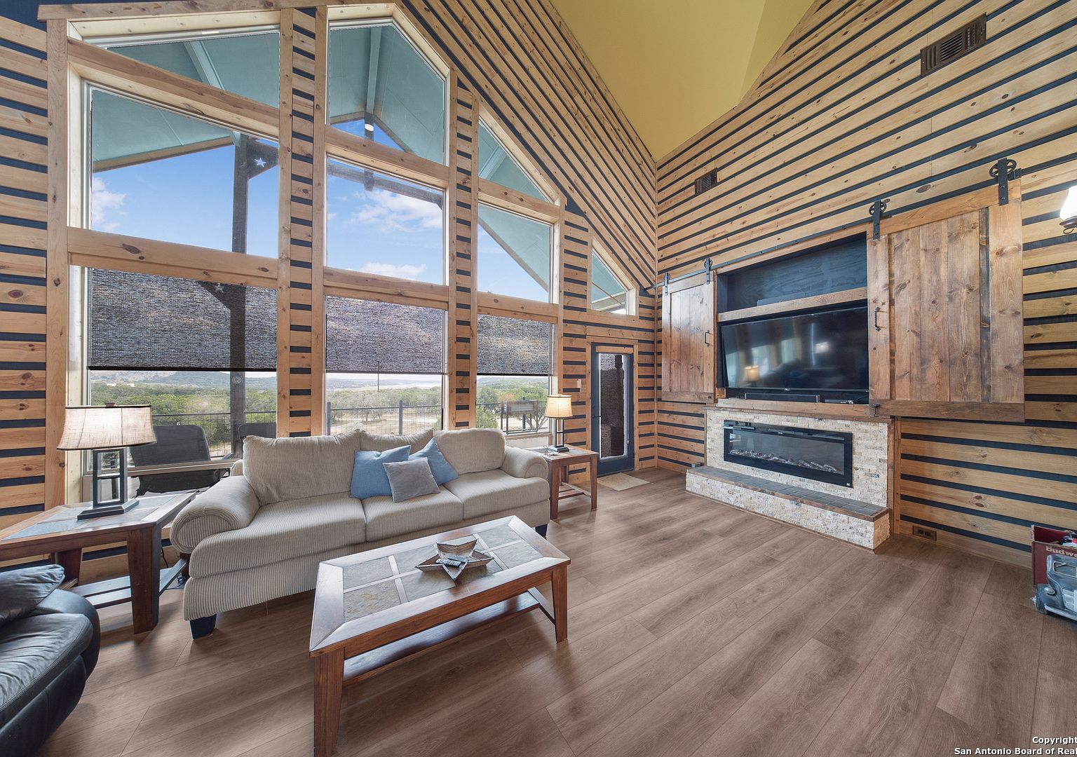 189 Scenic Sunset Lakehills, TX 78063 - Thumbnail 4