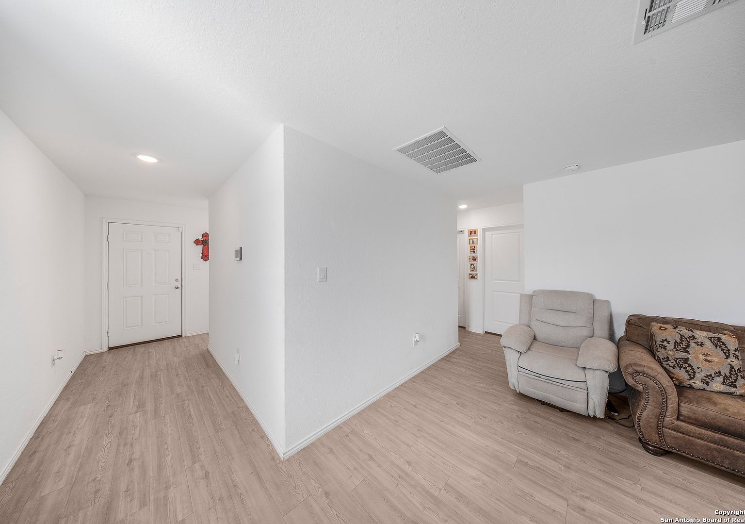 7120 Yellow Sapphire San Antonio, TX 78263 - Thumbnail 4