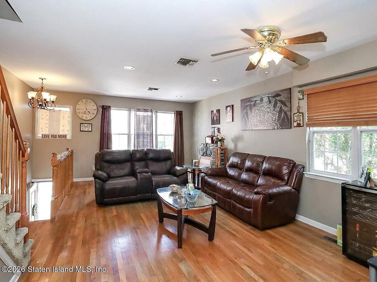 35 Daniella Ct Staten Island, NY 10314 - Thumbnail 4