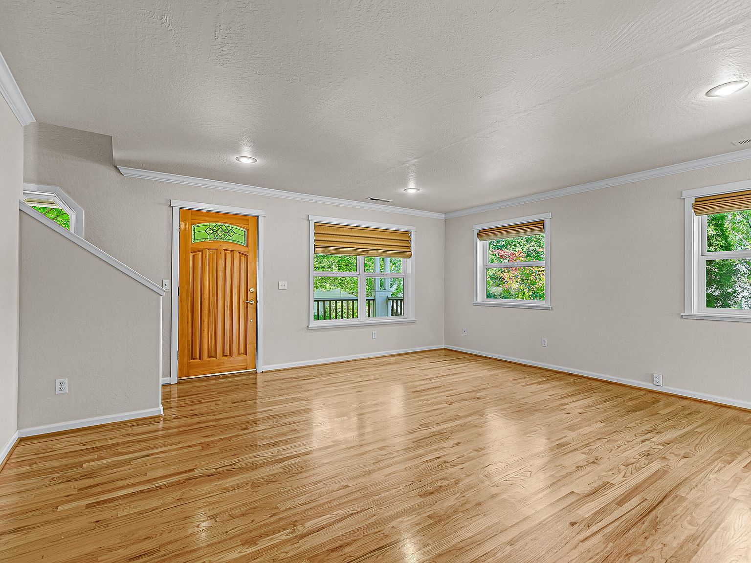 380 Hemlock Ln Ashland, OR 97520 - Thumbnail 4