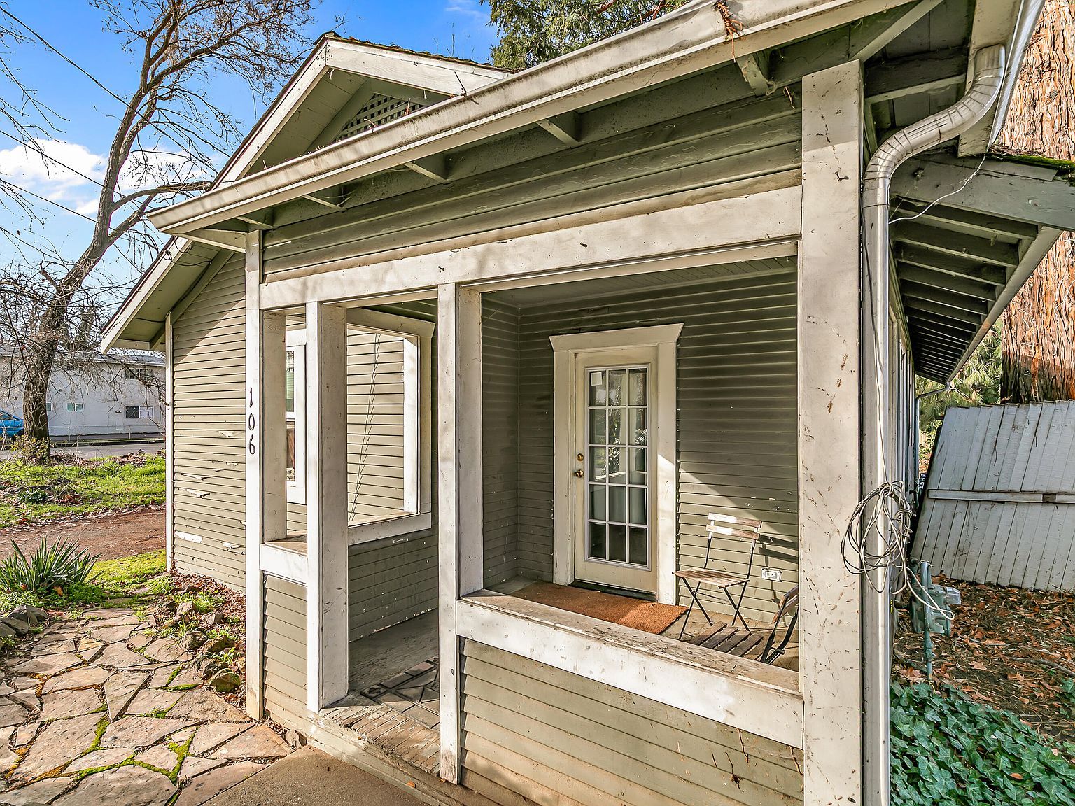 108 Cottage St Medford, OR 97504 - Thumbnail 4