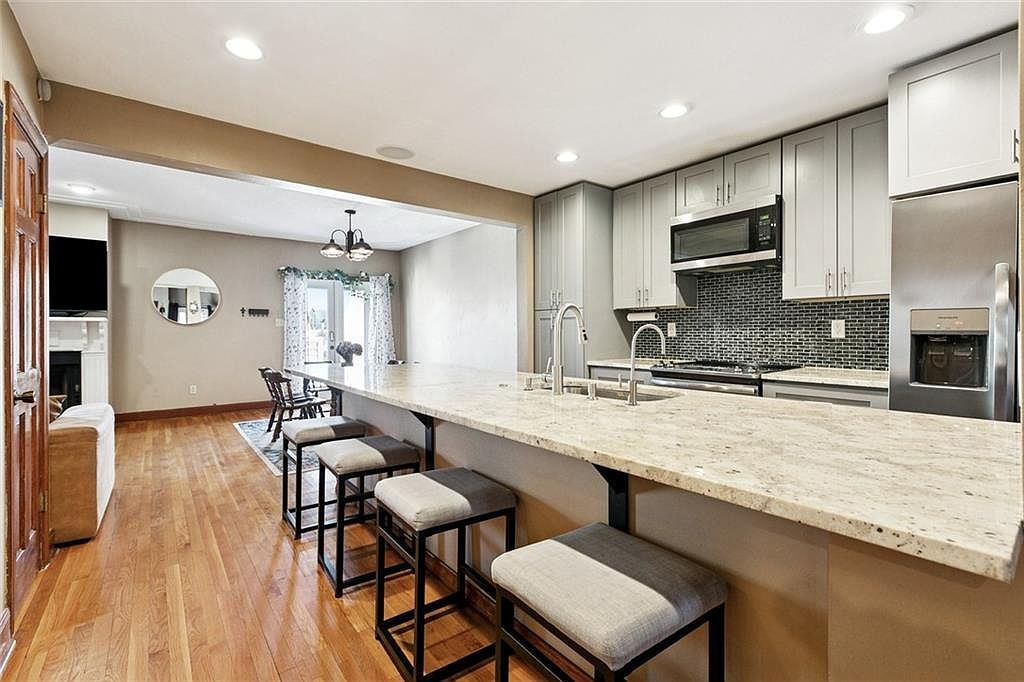 1129 Jackson Ave APT 6 New Orleans, LA 70130 - Thumbnail 4