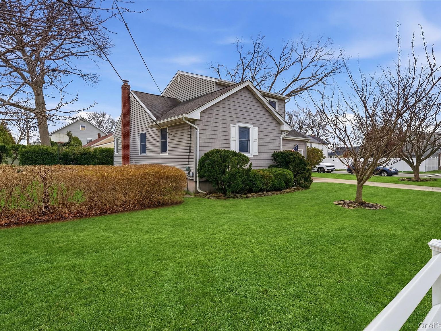 219 E John St Lindenhurst, NY 11757 - Thumbnail 4