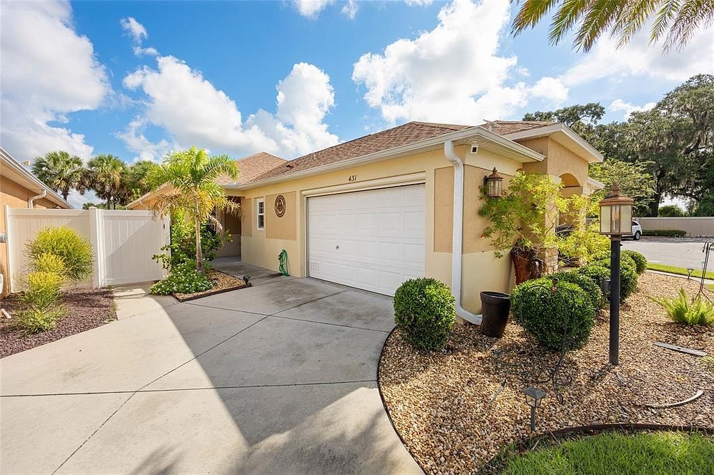 431 Jarquin Way The Villages, FL 32162 - Thumbnail 4