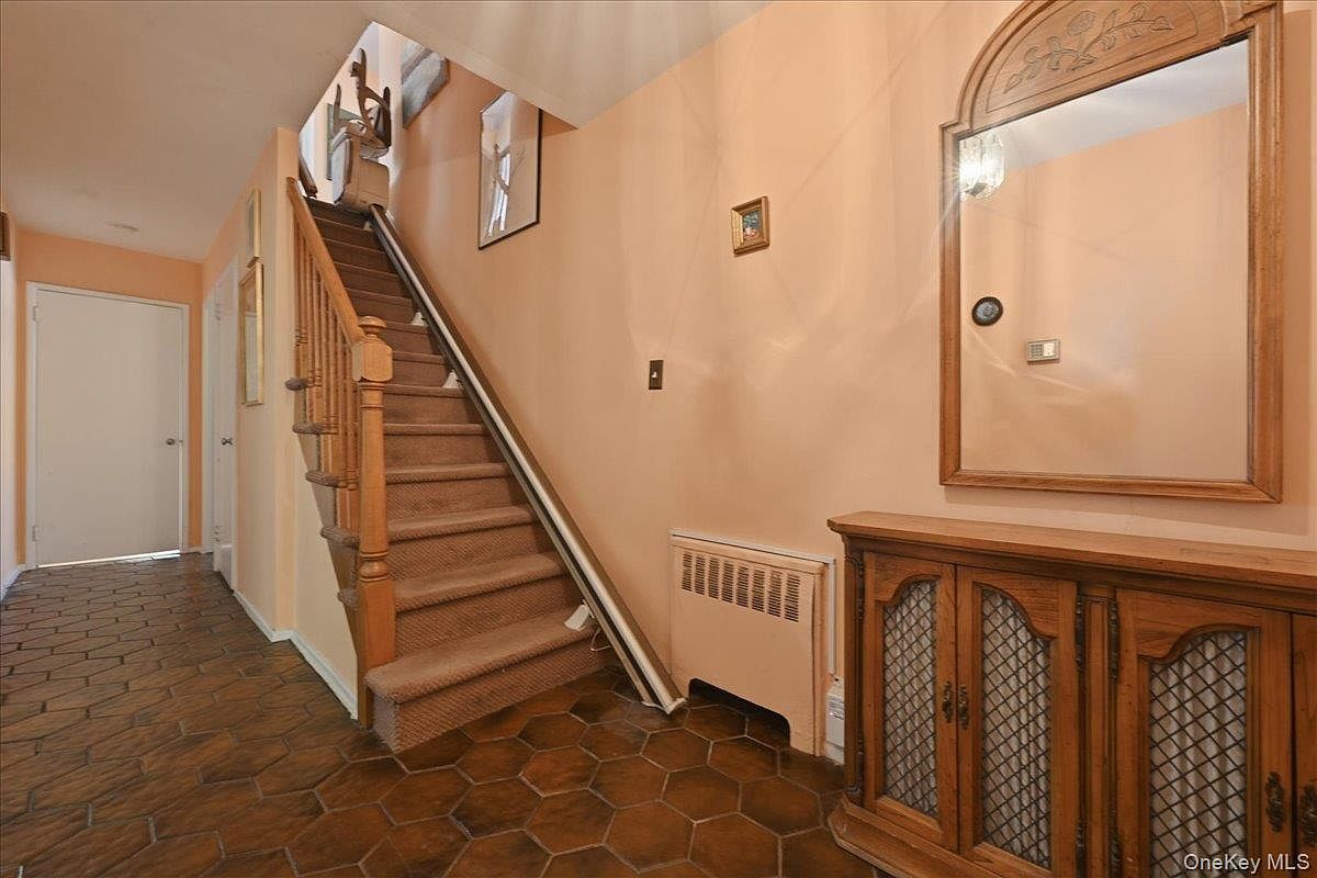 218-37 Grand Central Pkwy Queens Village, NY 11427 - Thumbnail 4
