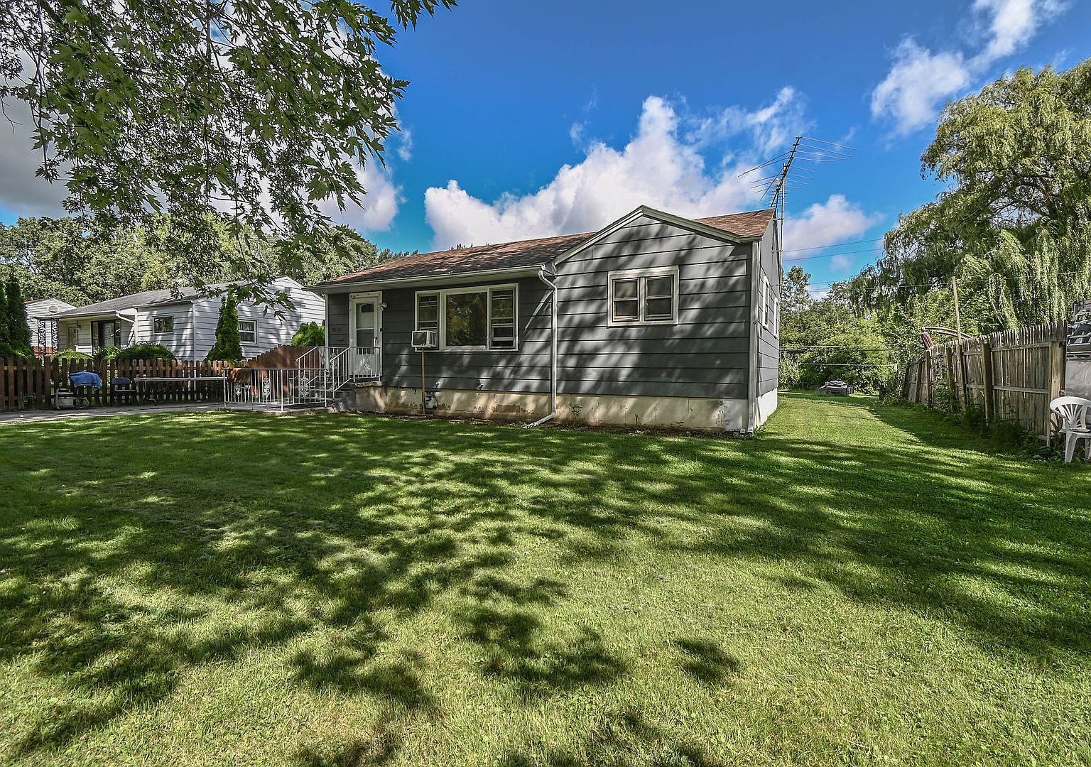 1636 Rice St Waukegan, IL 60087 - Thumbnail 4