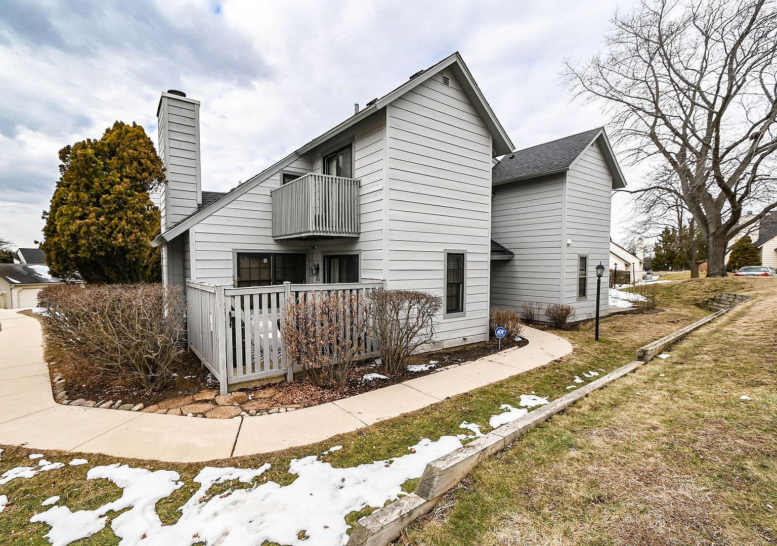 598 Dunham Rd Gurnee, IL 60031 - Thumbnail 4