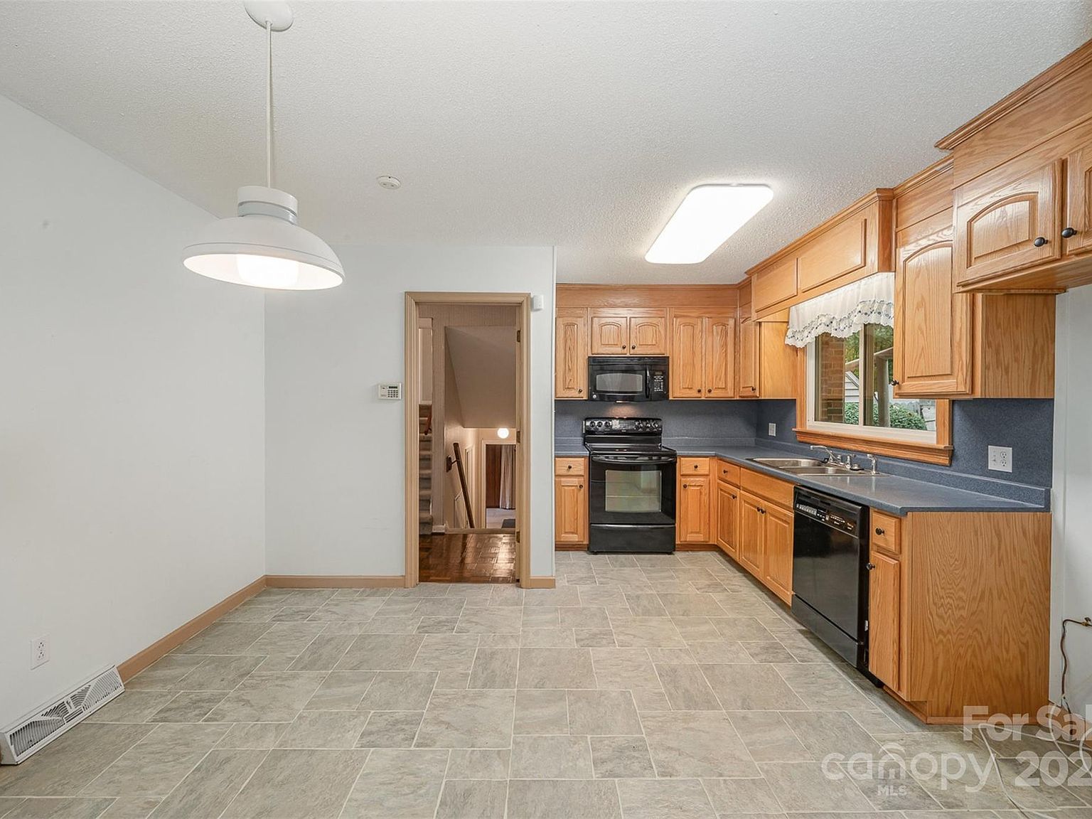 1014 E Meadow Dr Lancaster, SC 29720 - Thumbnail 4