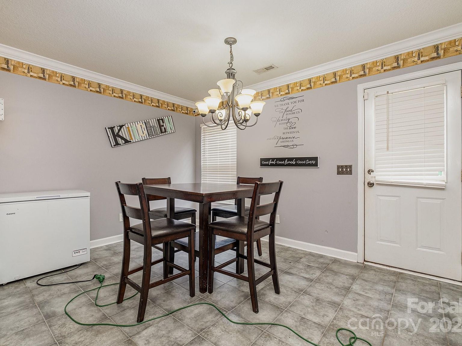 1820 Oakdale Green Dr Charlotte, NC 28216 - Thumbnail 4