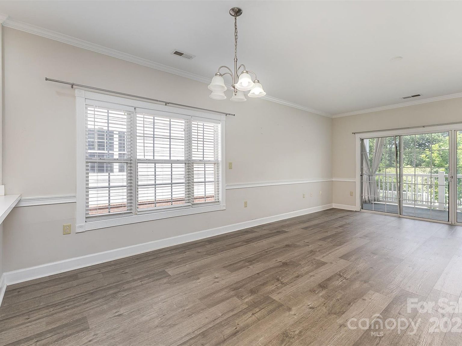 9271 Meadow Vista Rd Charlotte, NC 28213 - Thumbnail 4