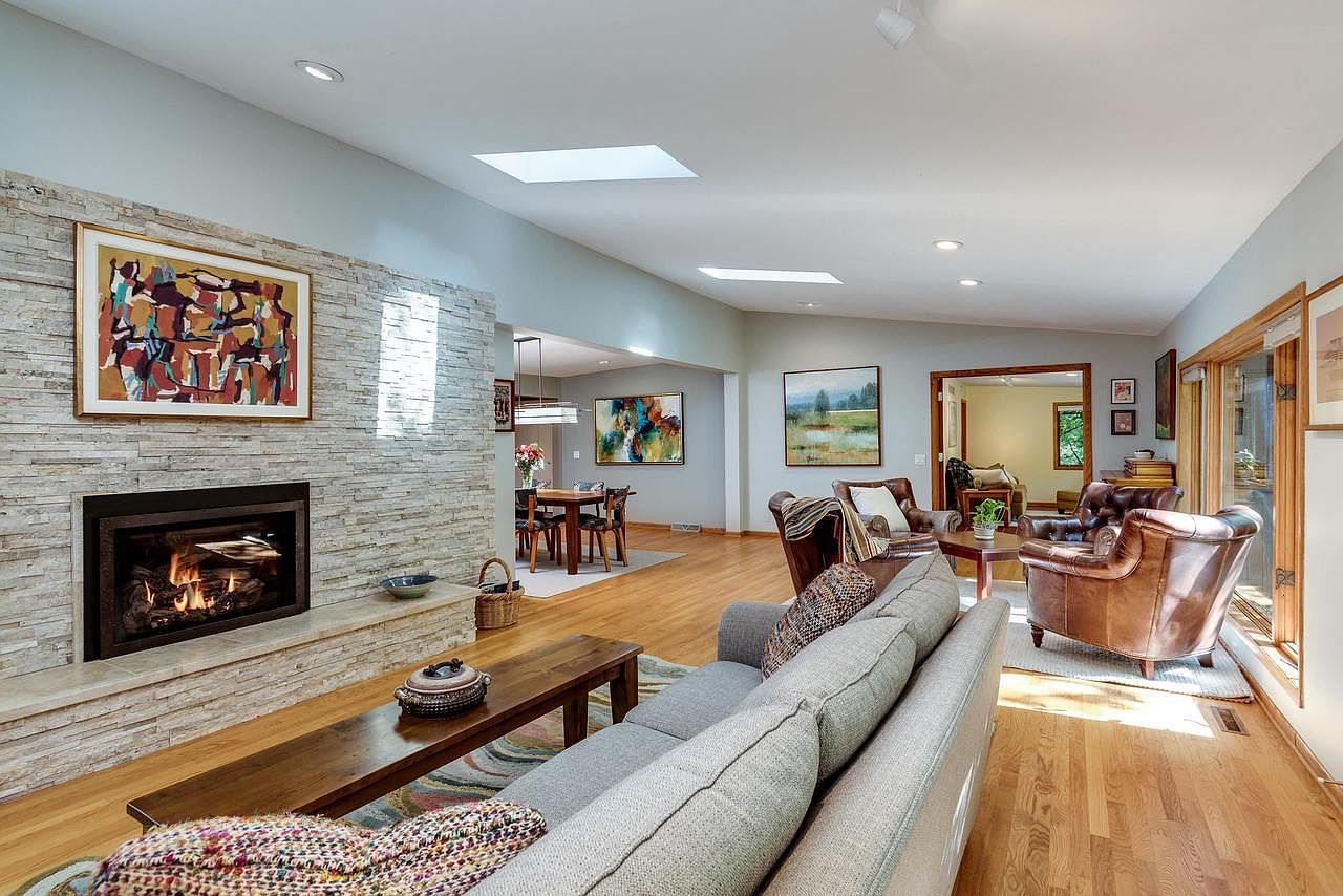 208 Saratoga Cir Madison, WI 53705 - Thumbnail 4