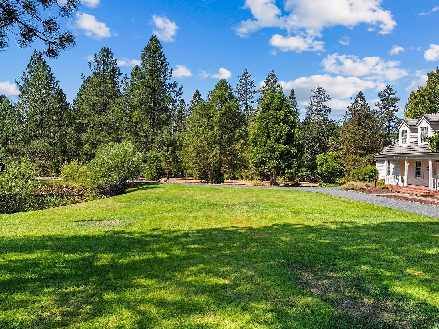 770 Serenity Ln Grants Pass, OR 97526 - Thumbnail 4