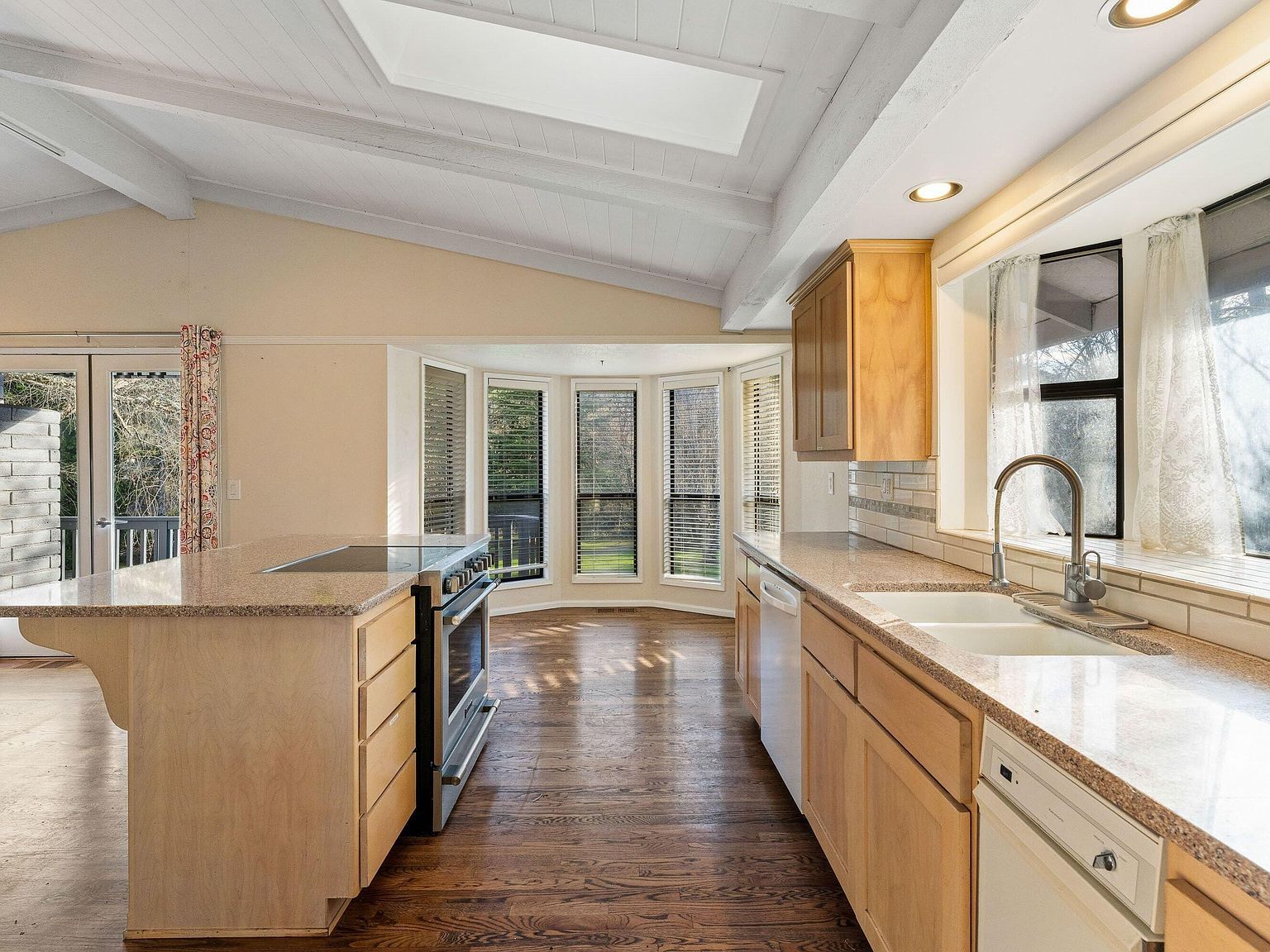 949 Wards Creek Rd Rogue River, OR 97537 - Thumbnail 4