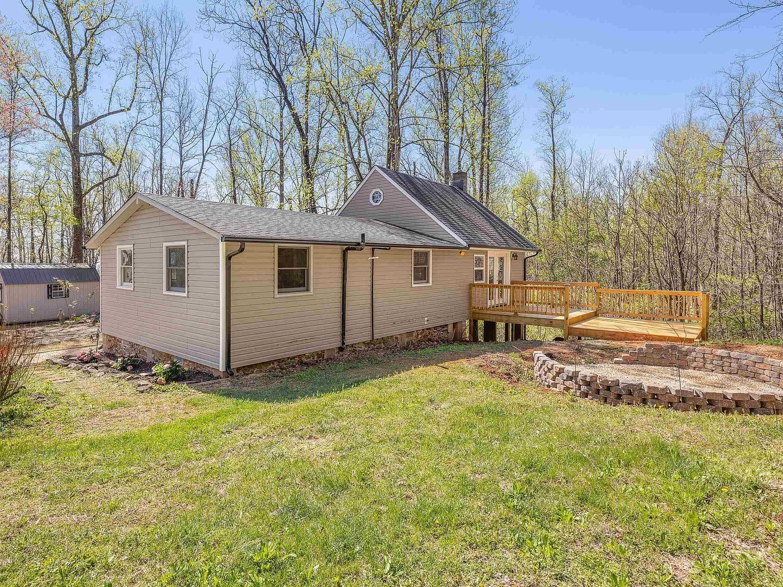 1112 Red Bird Dr Stanardsville, VA 22973 - Thumbnail 4