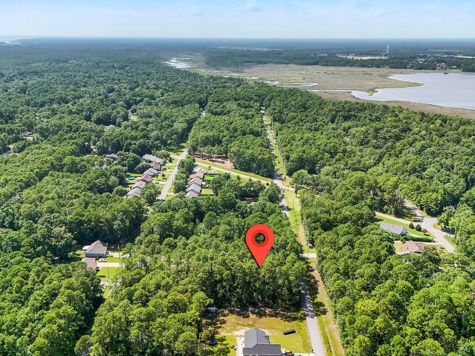 684 Sycamore St, Ocean Springs, MS, 39564 - Thumbnail 4