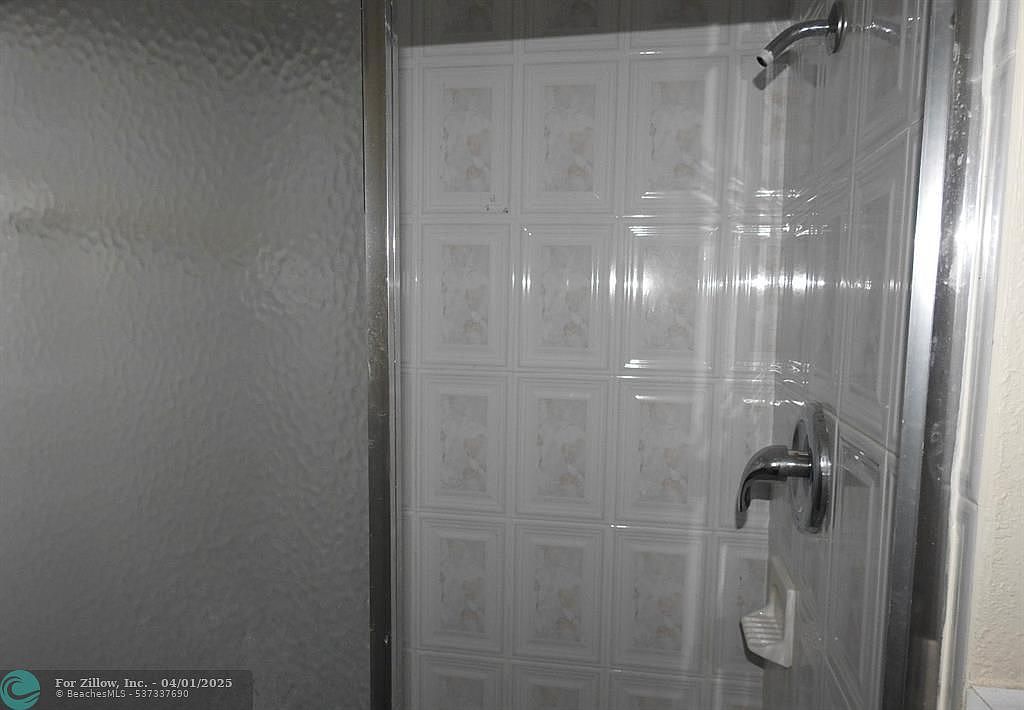 5300 Washington St APT C213 Hollywood, FL 33021 - Thumbnail 4