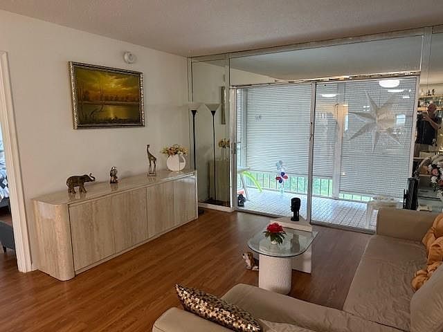 8990 S Hollybrook Blvd APT 302 Pembroke Pines, FL 33025 - Thumbnail 4