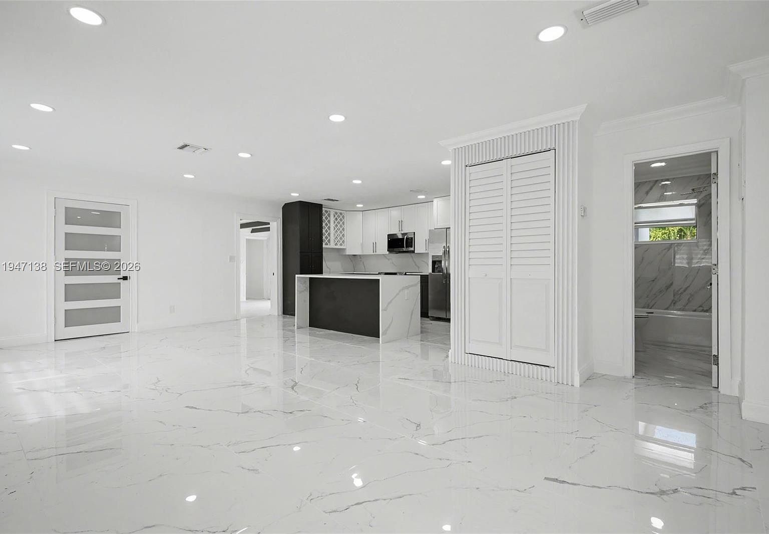 317 NW 27th St Fort Lauderdale, FL 33311 - Thumbnail 4