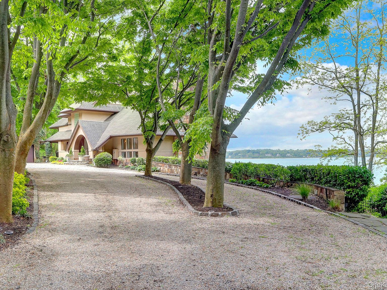 35 Sunview Dr Glen Cove, NY 11542 - Thumbnail 4