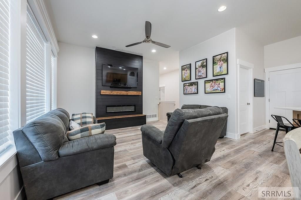 4209 N Catalina Ave Idaho Falls, ID 83401 - Thumbnail 4