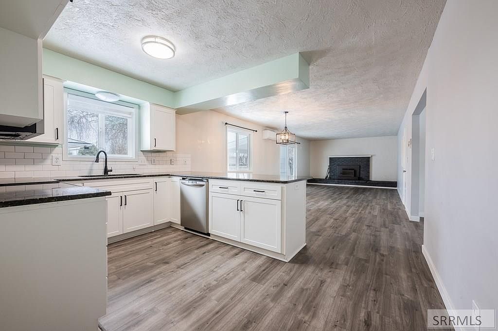 2415 Eastview Dr Idaho Falls, ID 83401 - Thumbnail 4