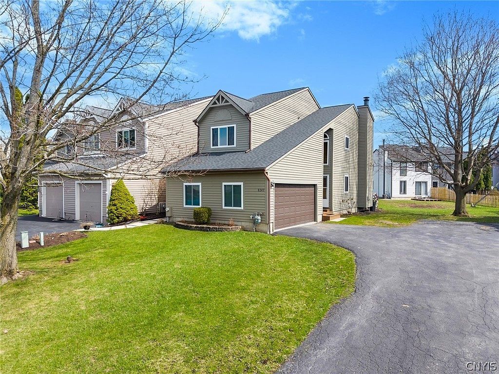 8243 Honeysuckle Dr Liverpool, NY 13090 - Thumbnail 4