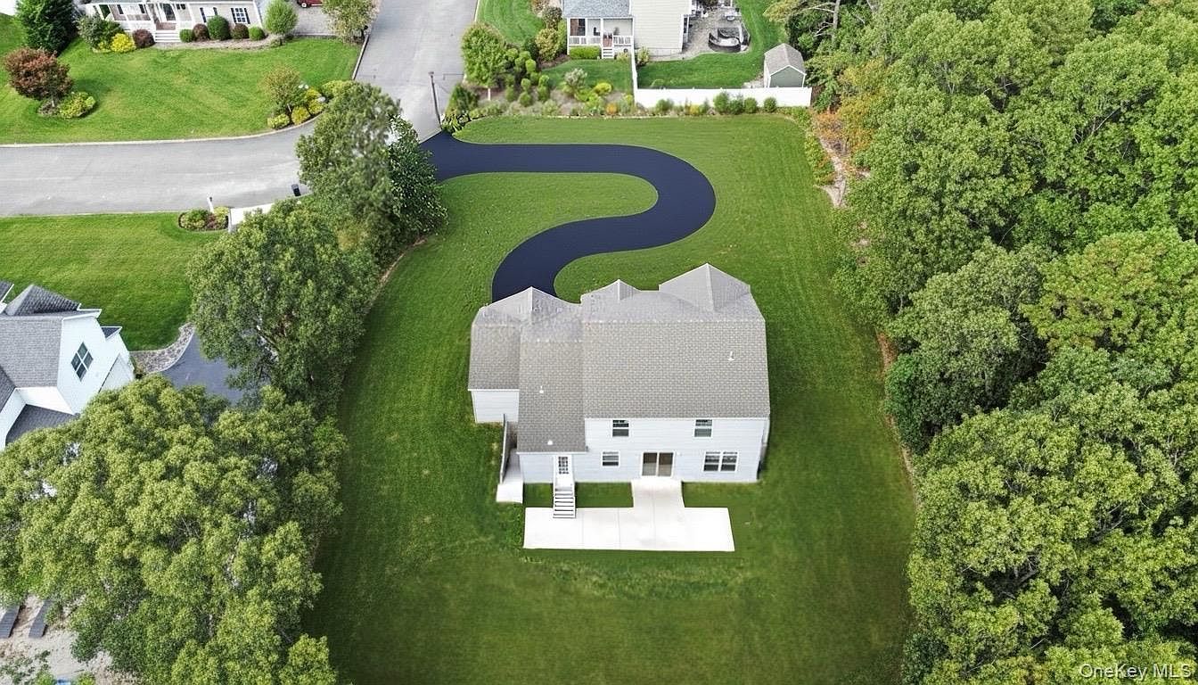 35 Evergreen Ave Port Jefferson Station, NY 11776 - Thumbnail 4