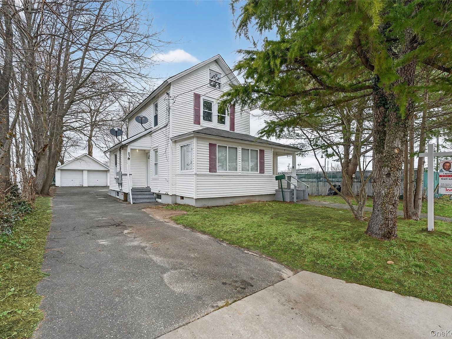 21 Maple Ave Port Jefferson Station, NY 11776 - Thumbnail 4