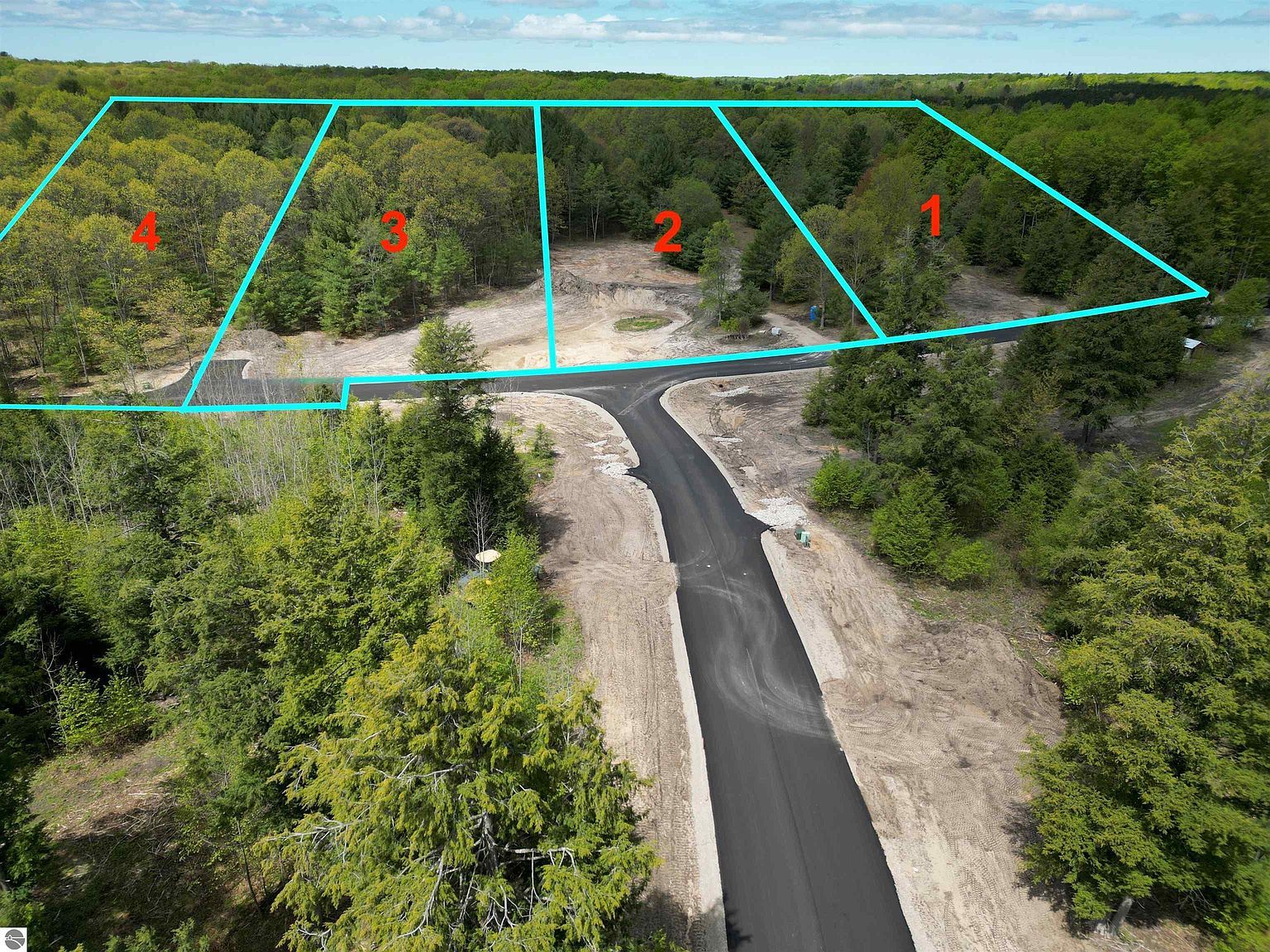 4717 Leaning Birch Dr #2 Traverse City, MI 49685 - Thumbnail 4