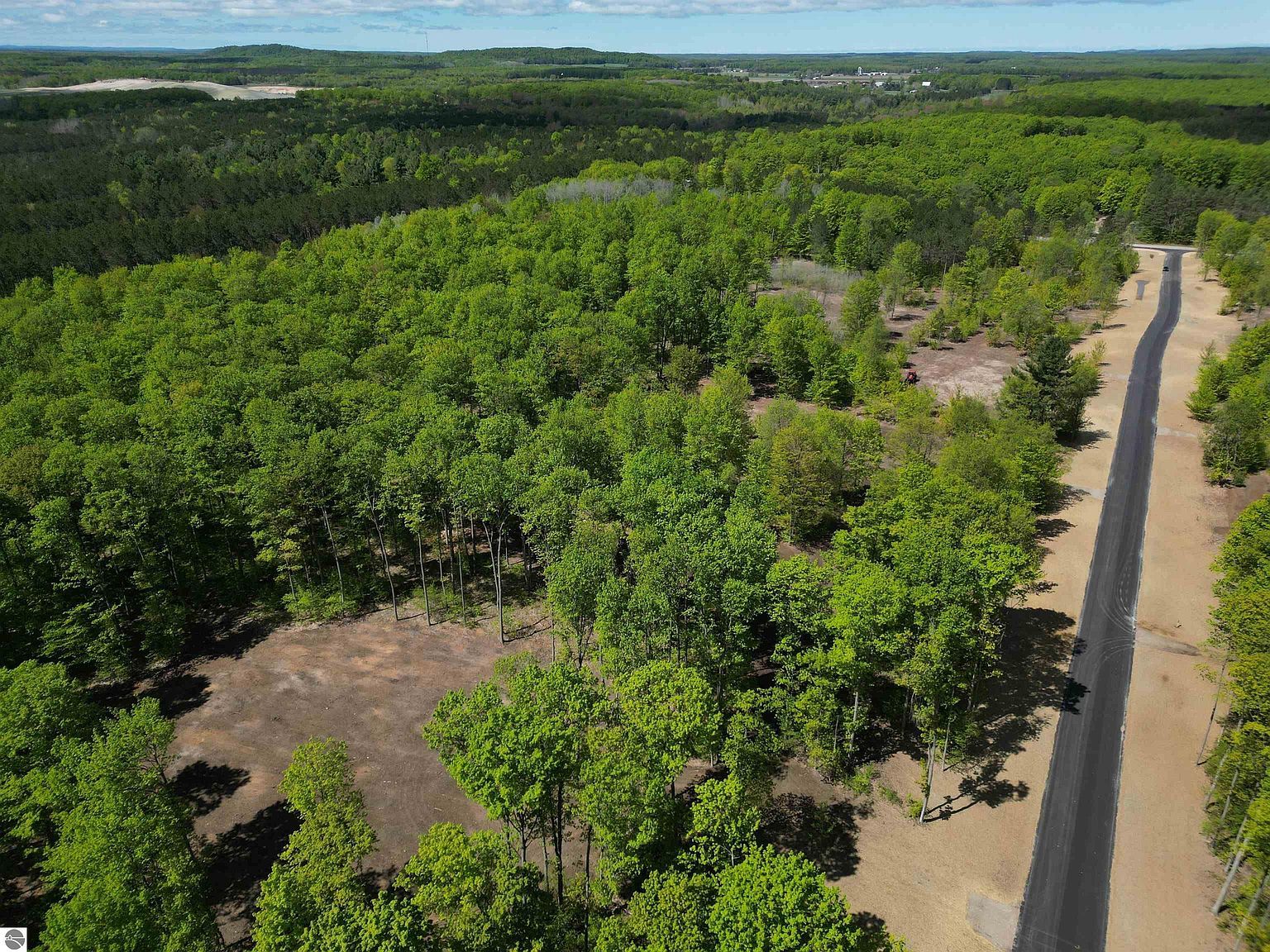 1060 E Solaris Way Maple City, MI 49664 - Thumbnail 4