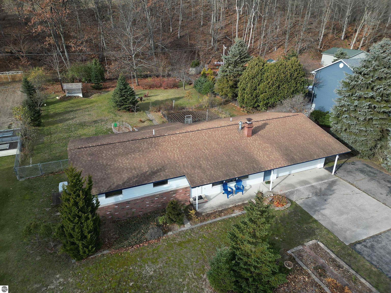 7222 S West Bay Shore Dr Traverse City, MI 49684 - Thumbnail 4