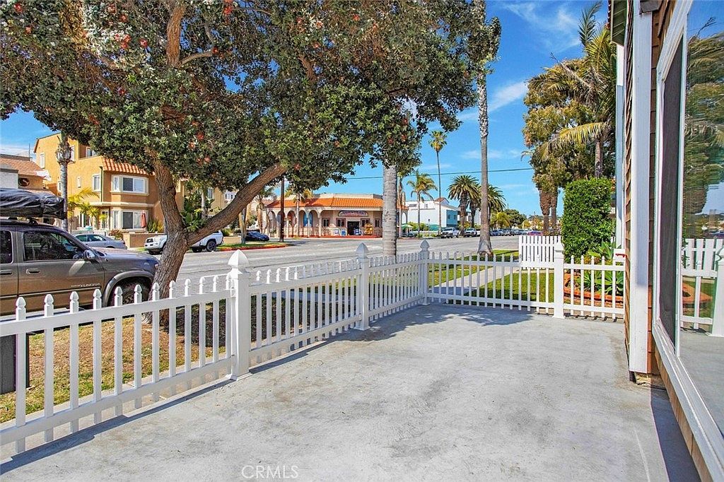 222 17th St Huntington Beach, CA 92648 - Thumbnail 4