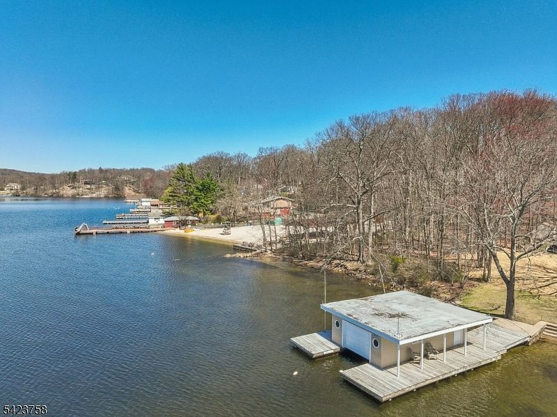 201 S New Jersey Ave Lake Hopatcong, NJ 07849 - Thumbnail 4
