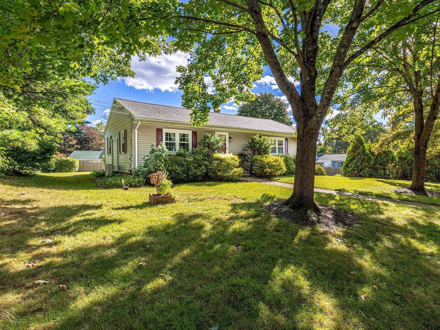 18 Center Cir Plaistow, NH 03865 - Thumbnail 4