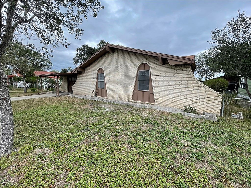 803 Avenue H Sinton, TX 78387 | Single Family