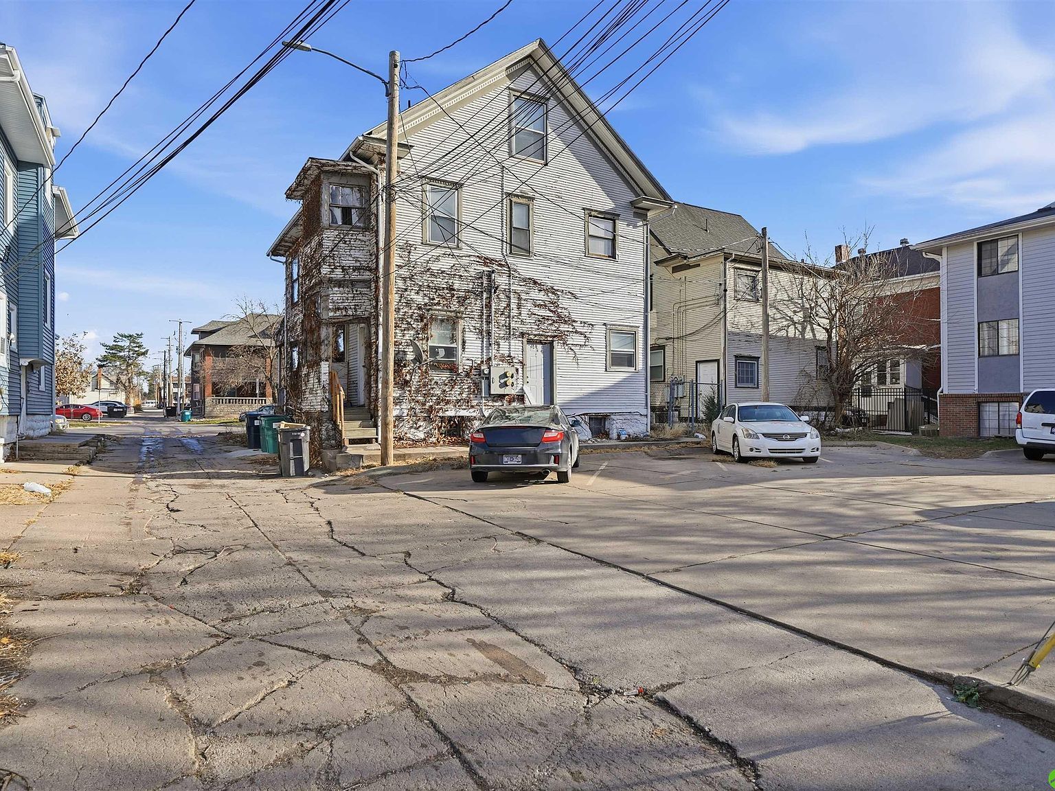 925/929 Goodhue Blvd Lincoln, NE 68508 - Thumbnail 4