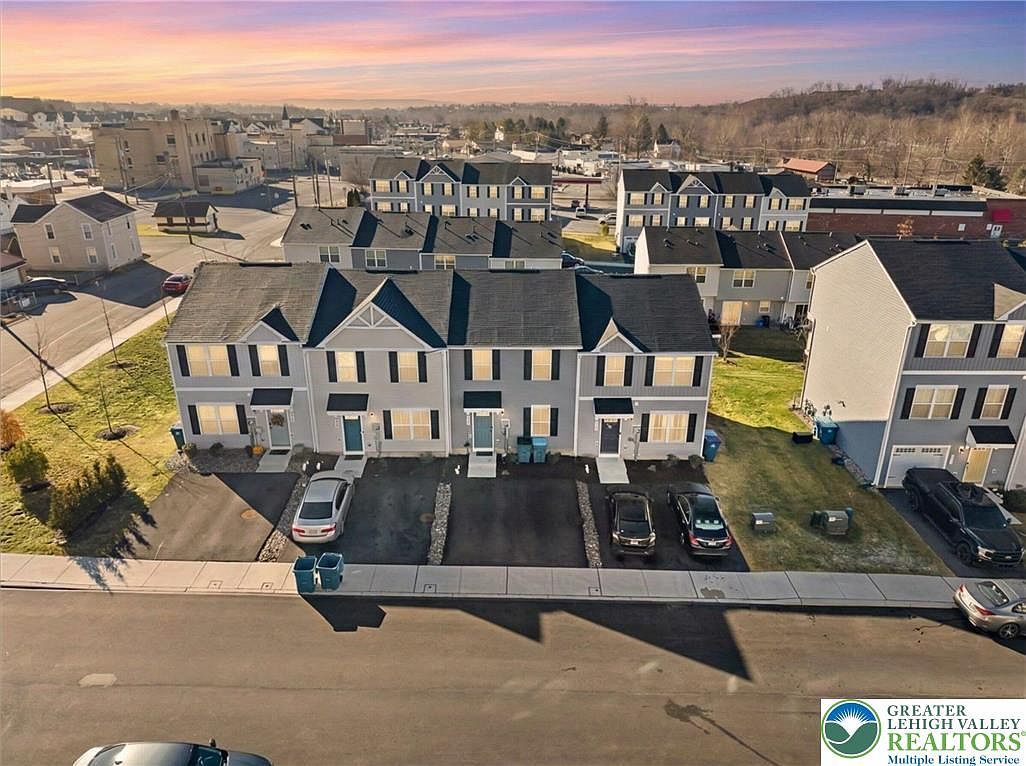 2142 Cross Country Rd Northampton, PA 18067 - Thumbnail 4