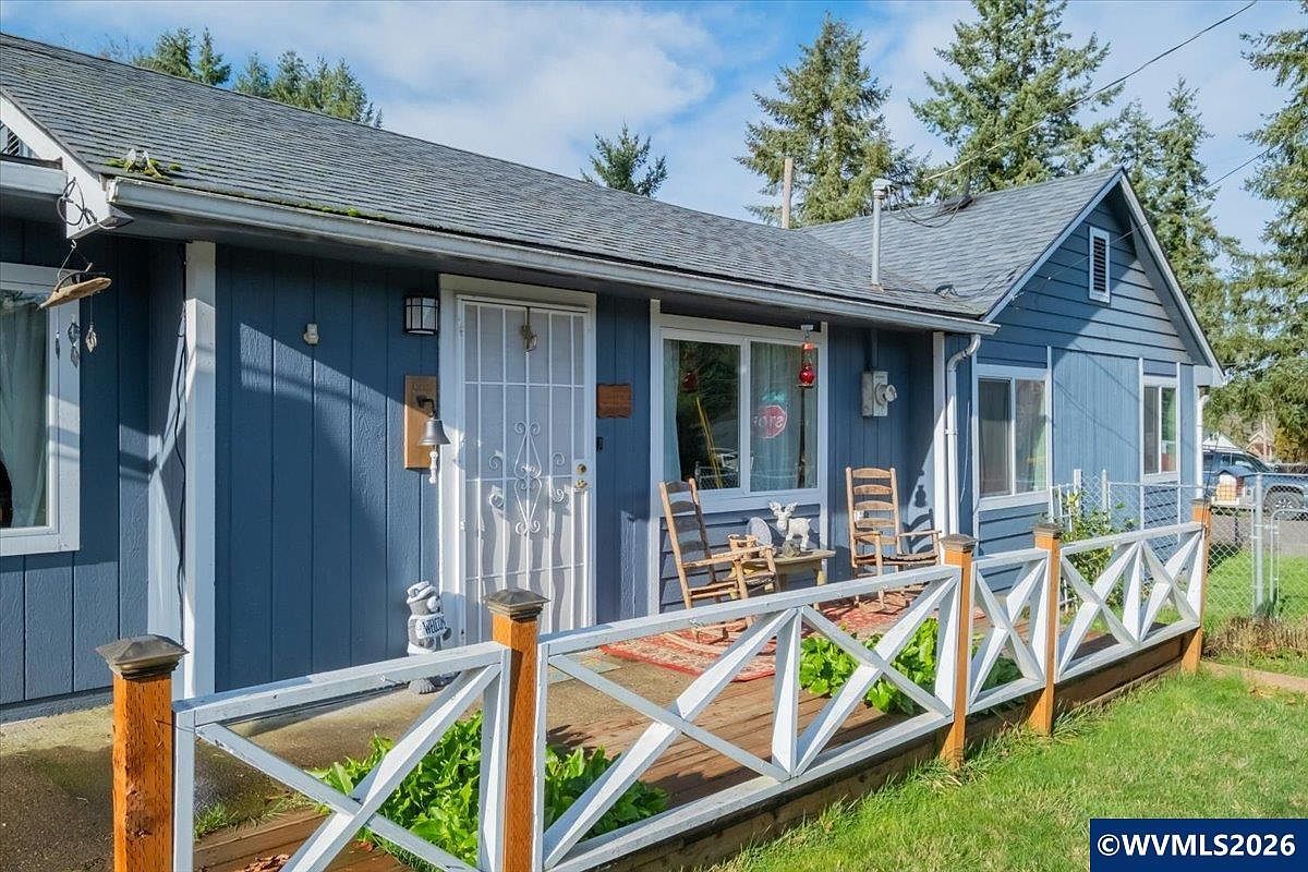 2295 Cedar St Sweet Home, OR 97386 - Thumbnail 4