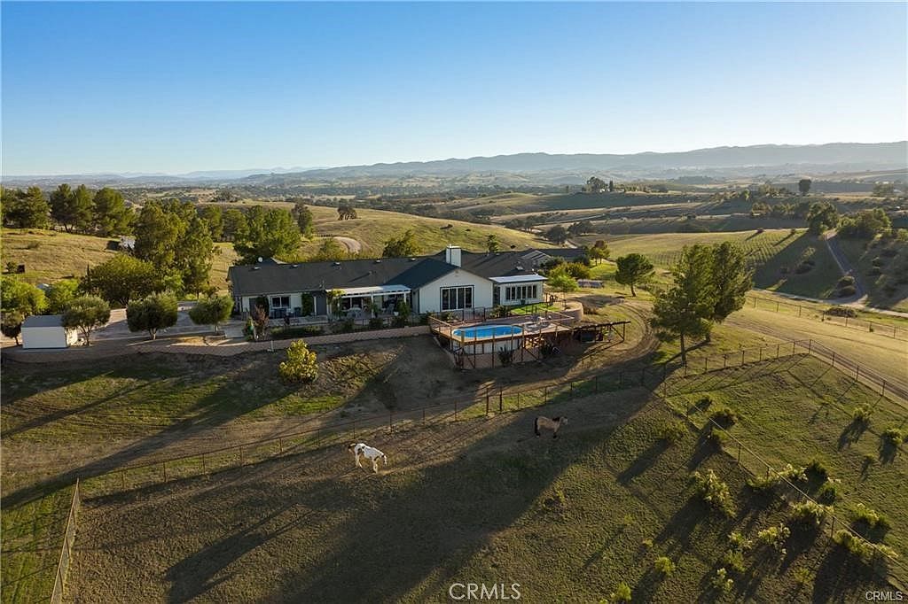 8580 Warren Rd Paso Robles, CA 93446 - Thumbnail 4